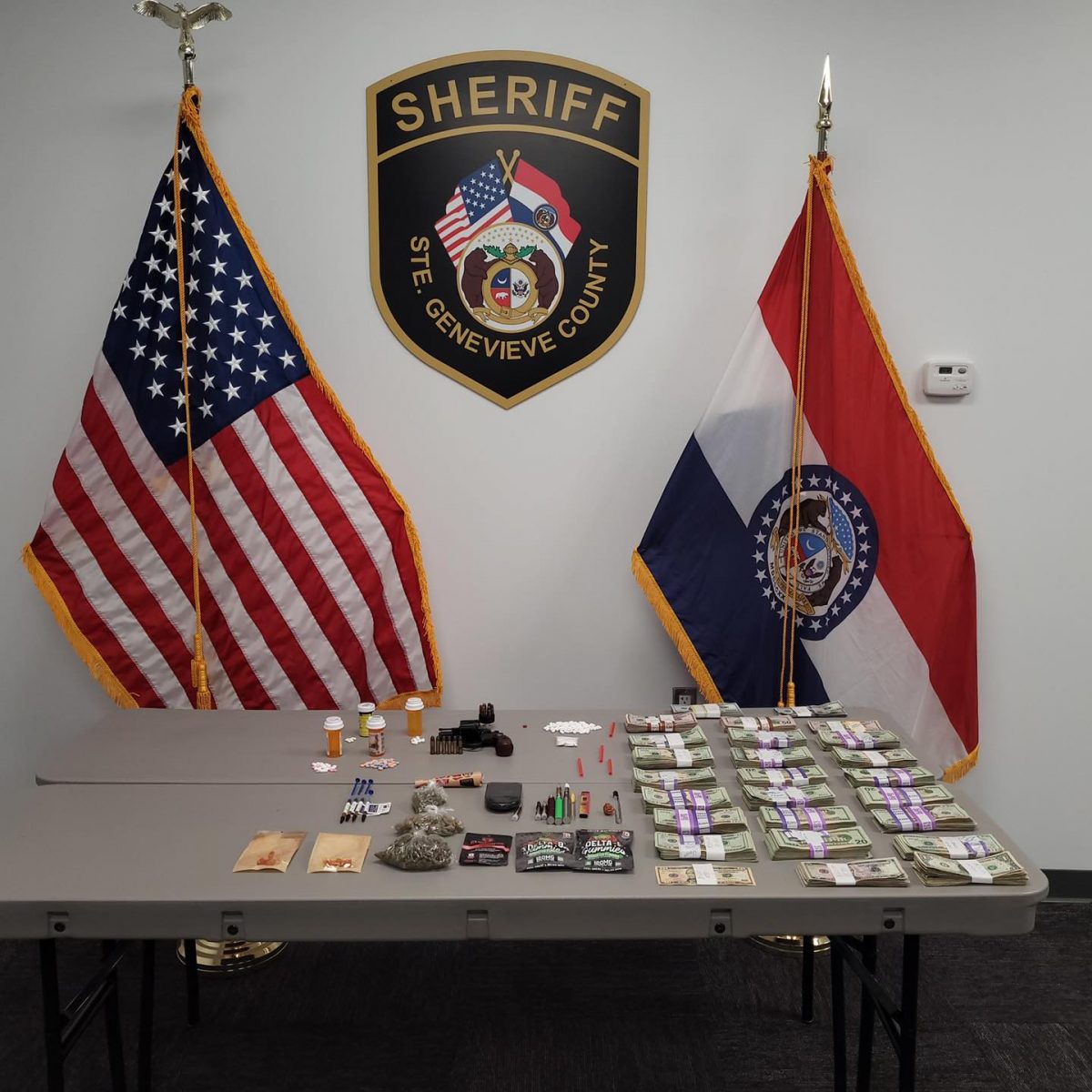 Drugs, 54K cash, 1 weapon seized; 3 arrests Ste. Genevieve Herald